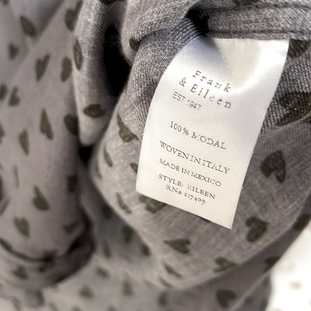 Frank & Eileen Gray Heart-Print Button-Down Shirt - Picture 10 of 10